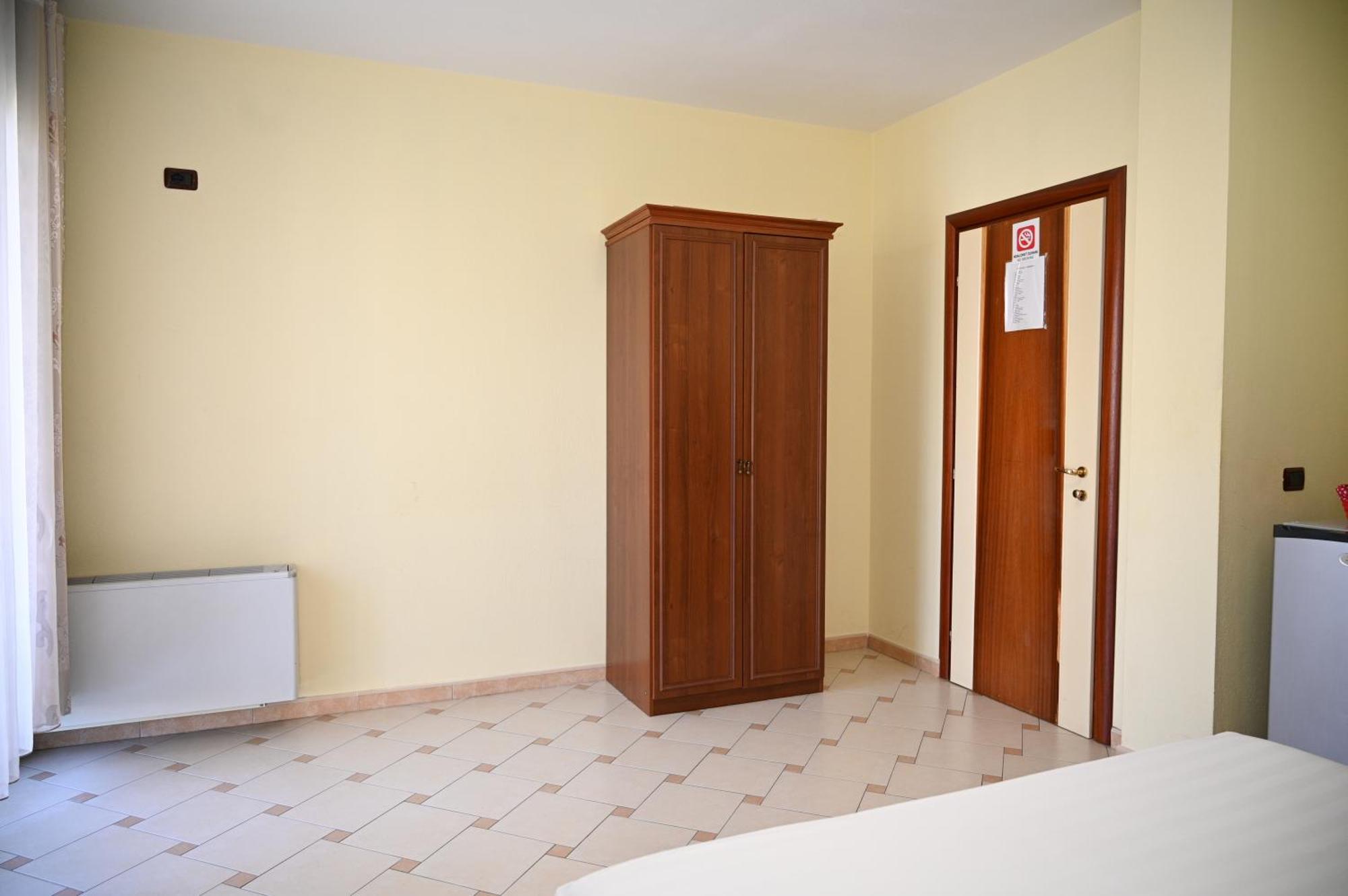 Emes 3* Durrës