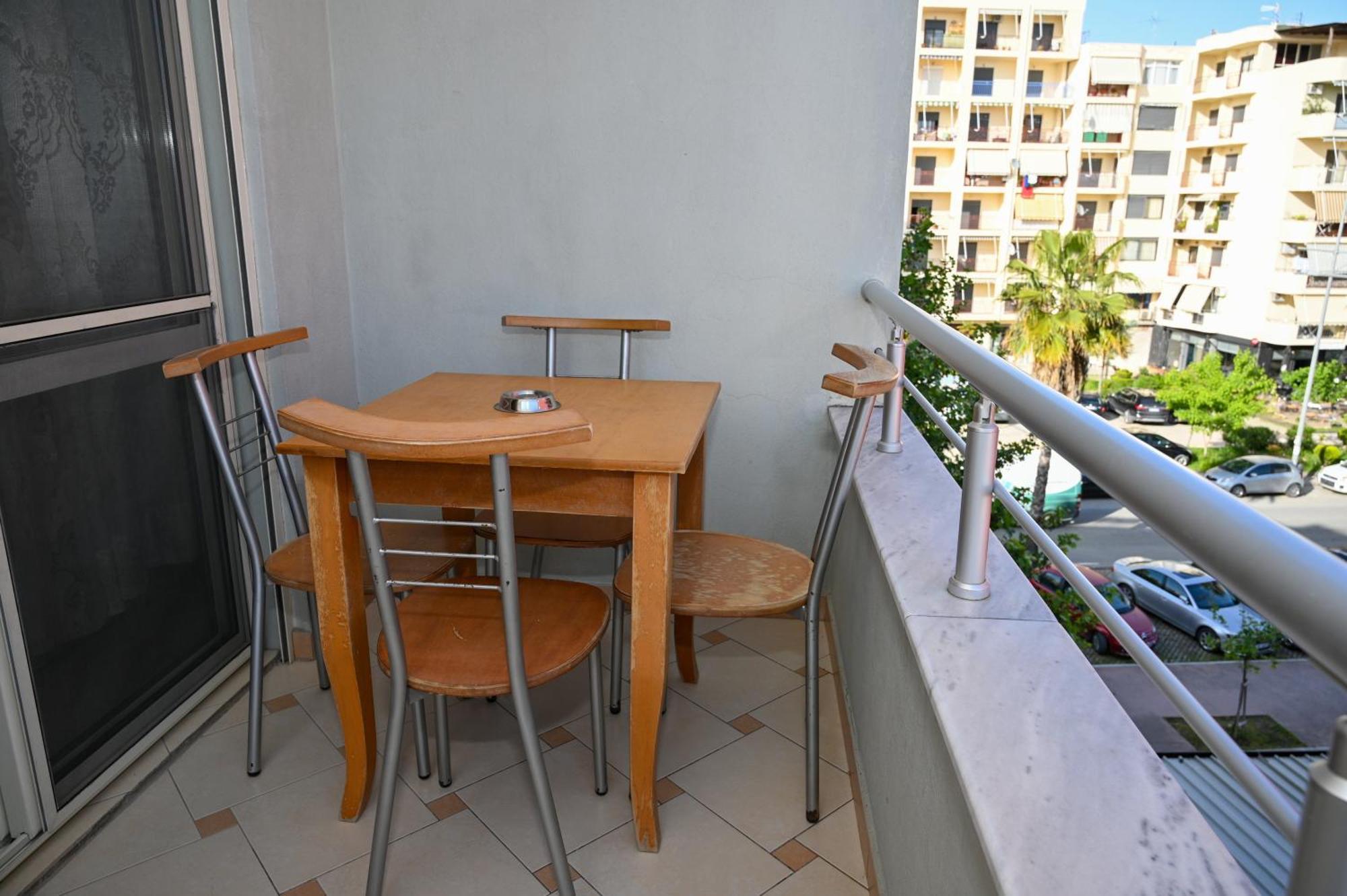 Hotel Emes 3*