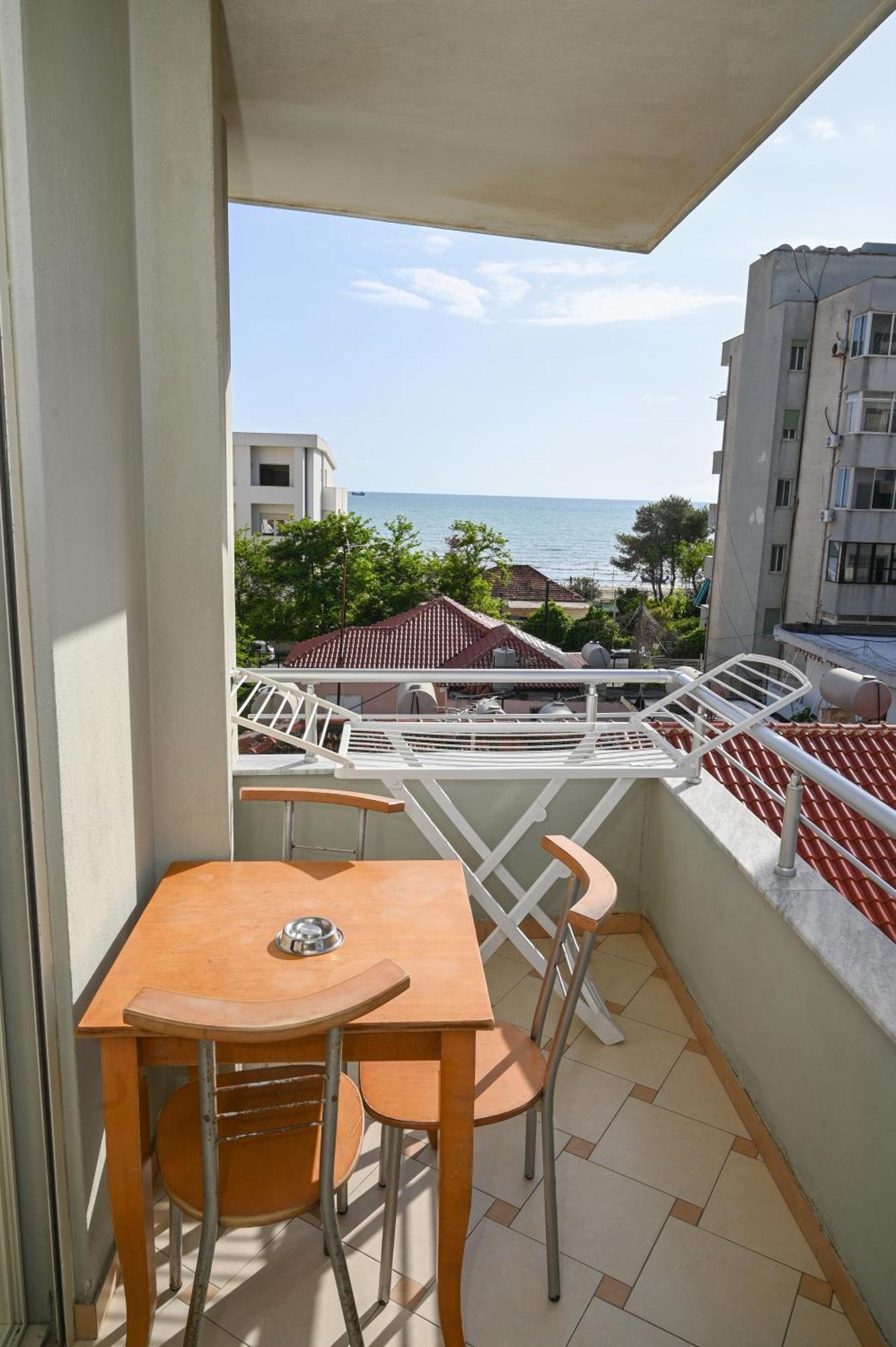 Emes 3* Durrës