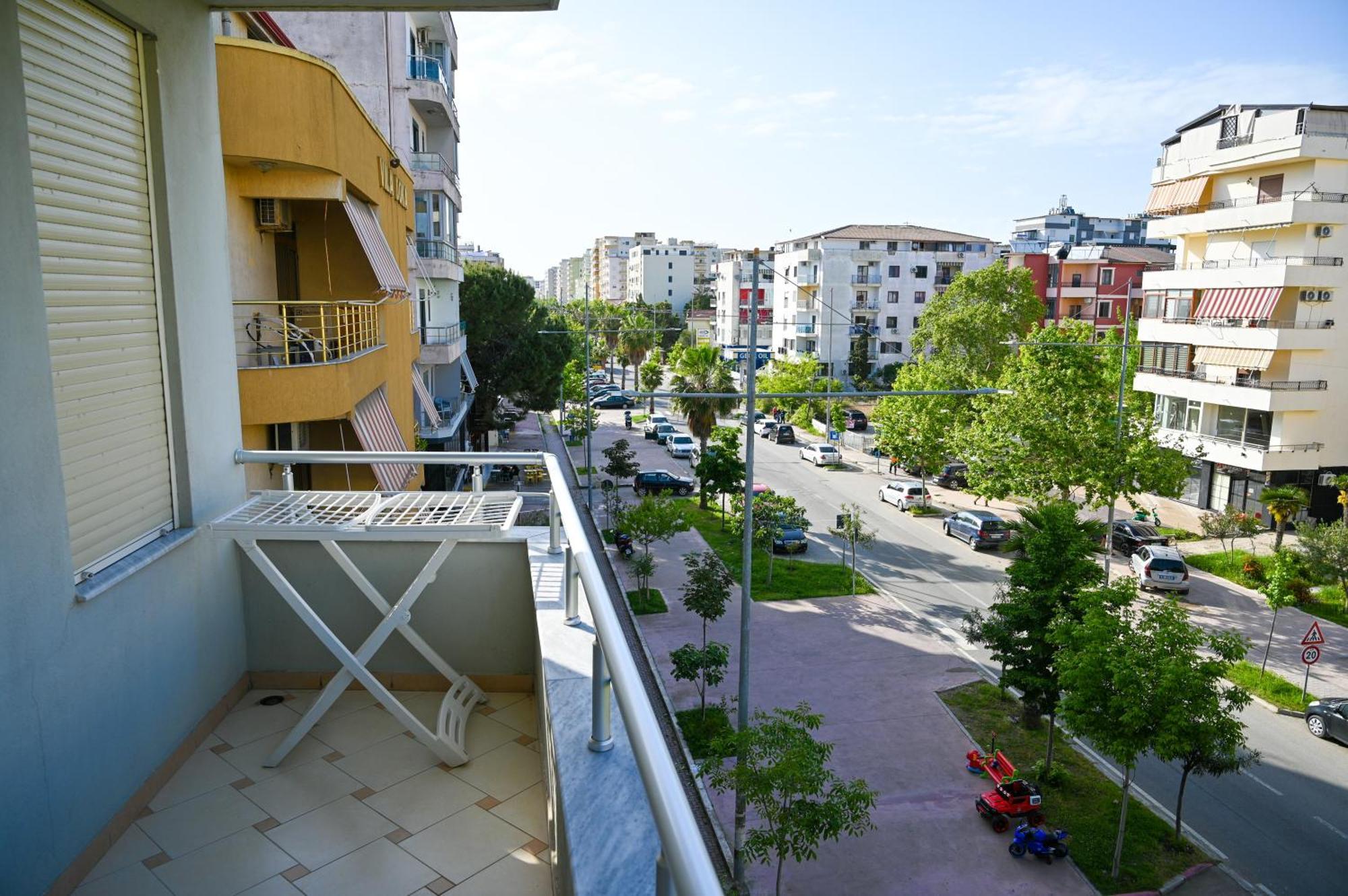 Hotel Emes 3*