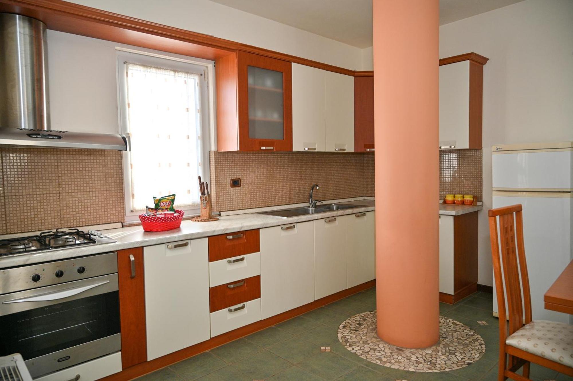 Emes Hotel