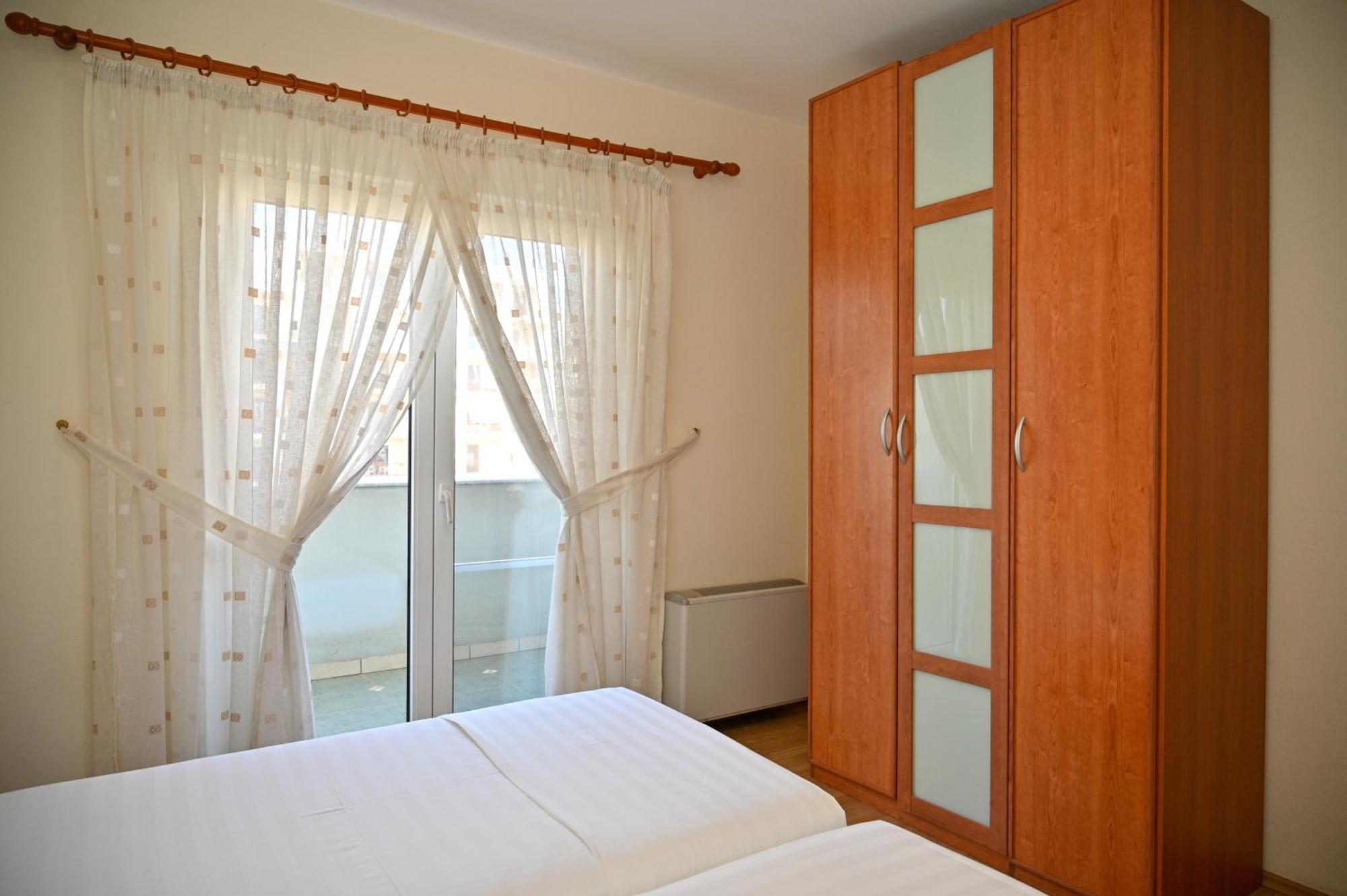 Emes Durrës